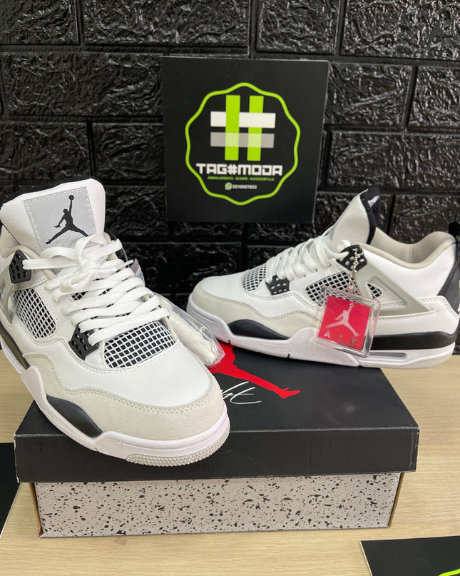 Air Jordan 4 - Military Black
