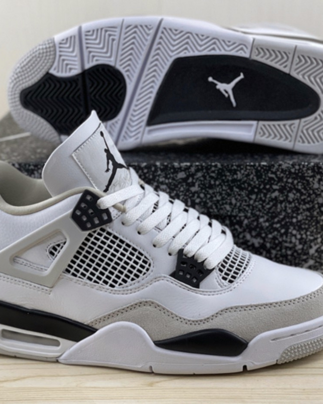 Air Jordan 4 - Military Black